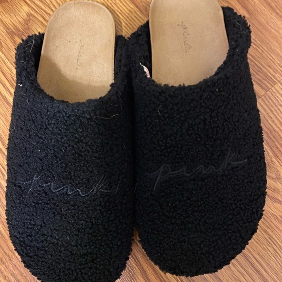 VS Pink slippers - Picture 3 of 4